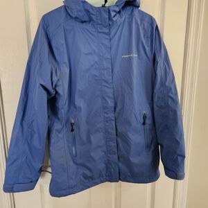 Vineyard Vines Womens Stow And Go Rain Jacket.